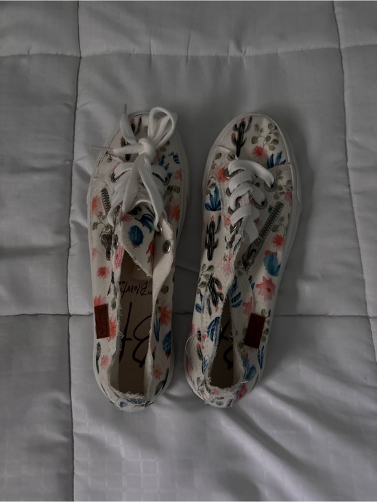 Blowfish Shoes - Blowfish White Canvas Floral & Cactus Lace-Up Sneakers